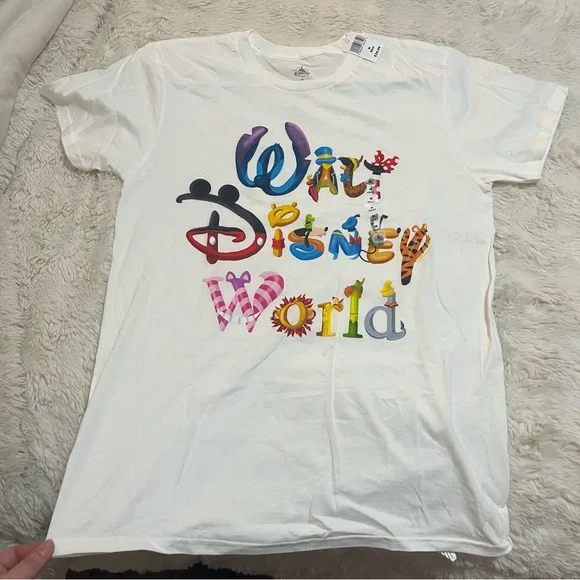 NWT Disney White Graphic T-Shirt - Picture 2 of 4